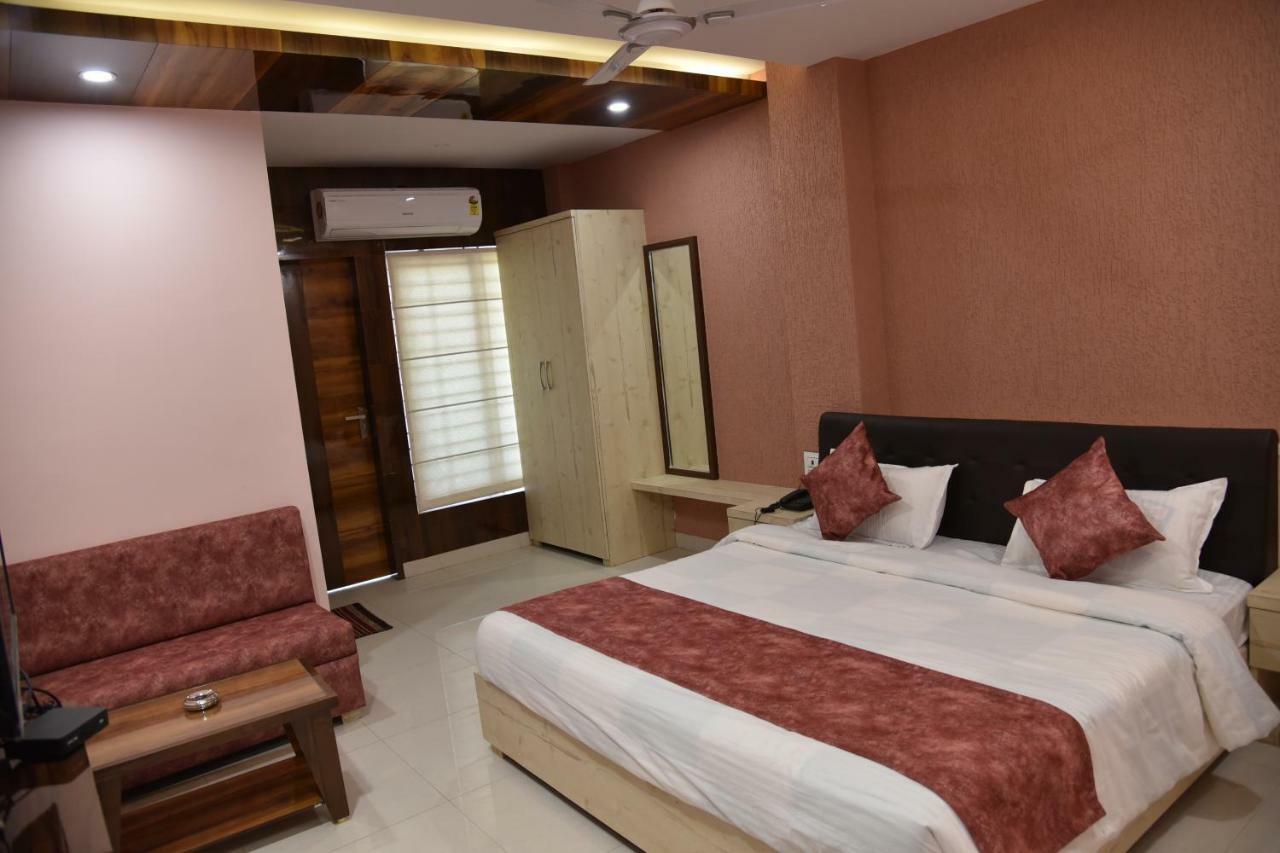 Hotel Pushpanjali Bhopal Exterior photo