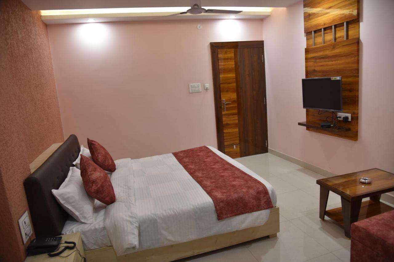 Hotel Pushpanjali Bhopal Exterior photo